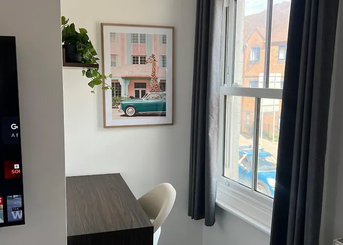 Central Chic 3 Bed, Great Location