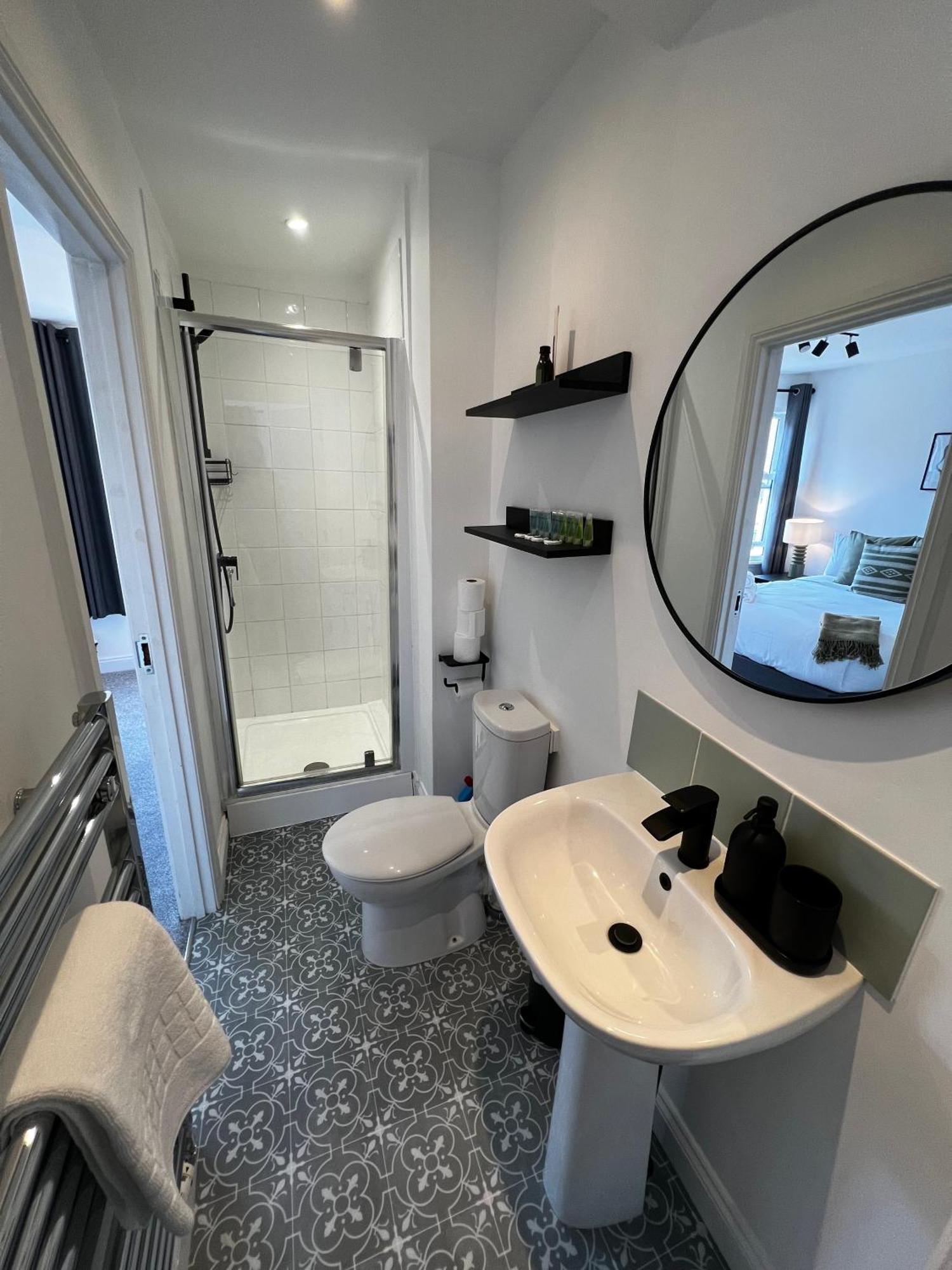 Chic 3 Bed, Great Location *
